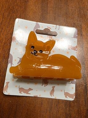 NWT Chihuahua Hair Claw Clip Measures 2in tall & 3in long